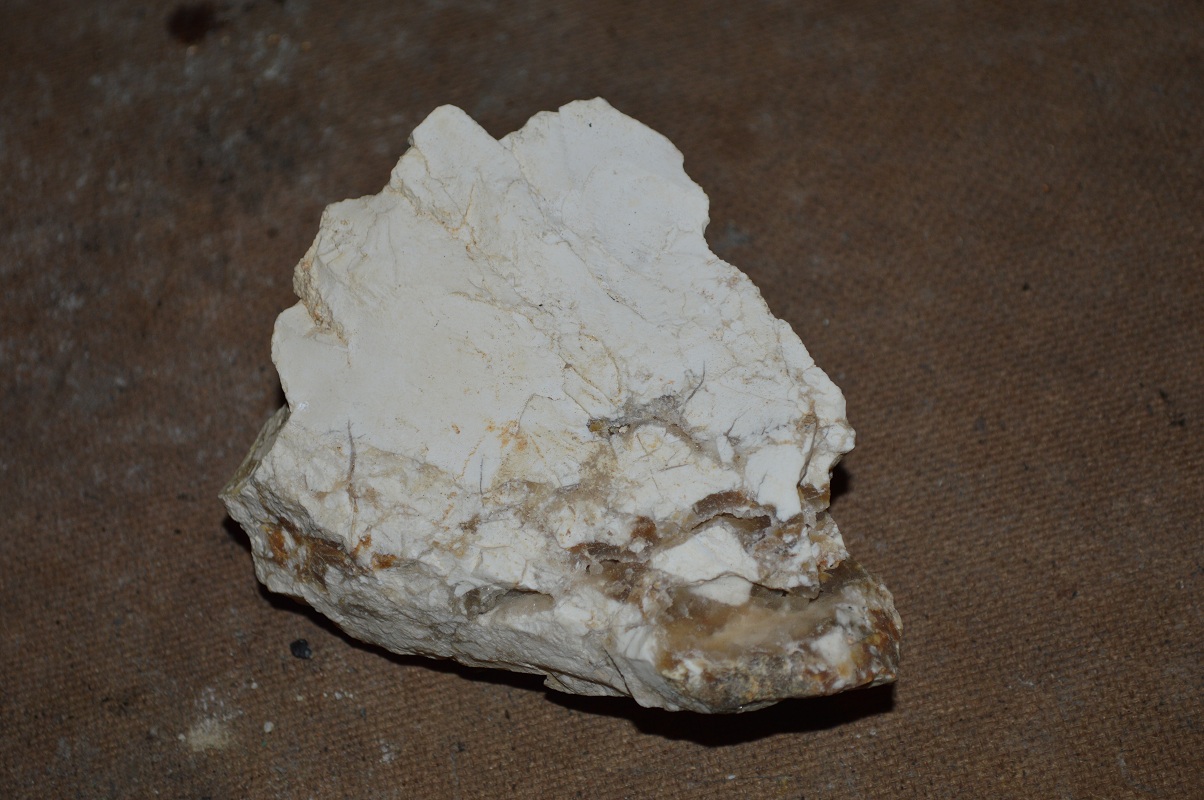 chalcedon na magnezycie ?