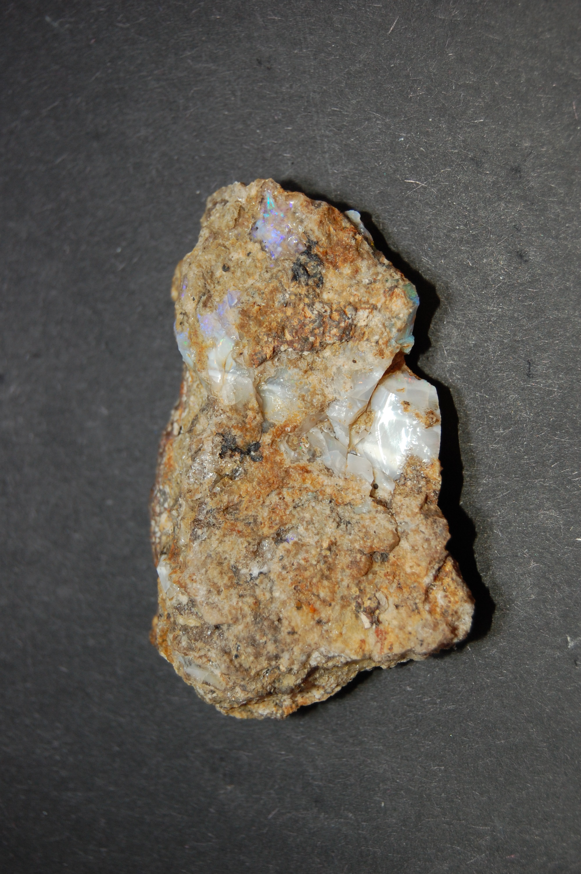 opal szlachetny- Dubnik